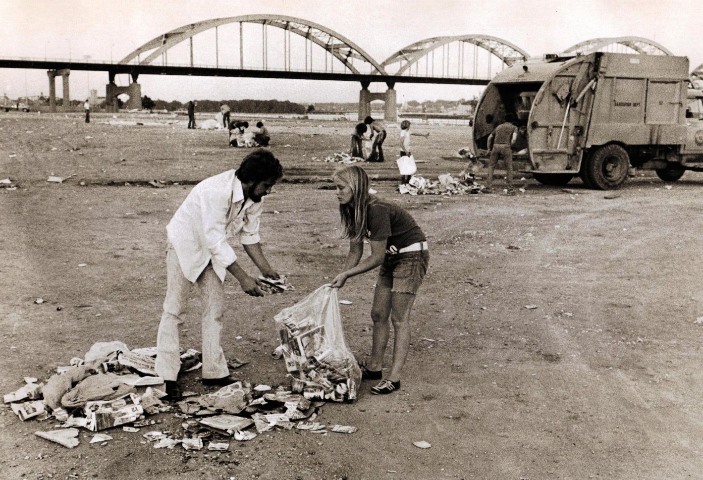 19730705 -- Davenport Levee